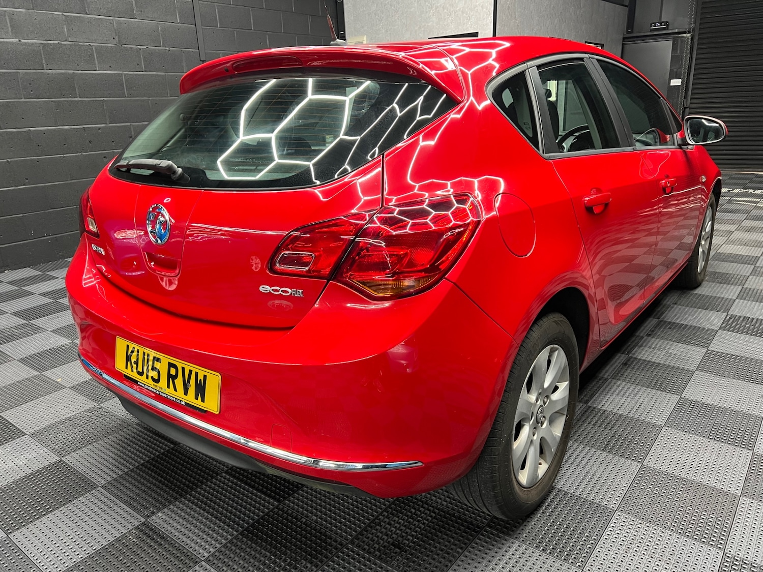 Used Vauxhall Astra 2015 for sale - 76625381: Photo 3