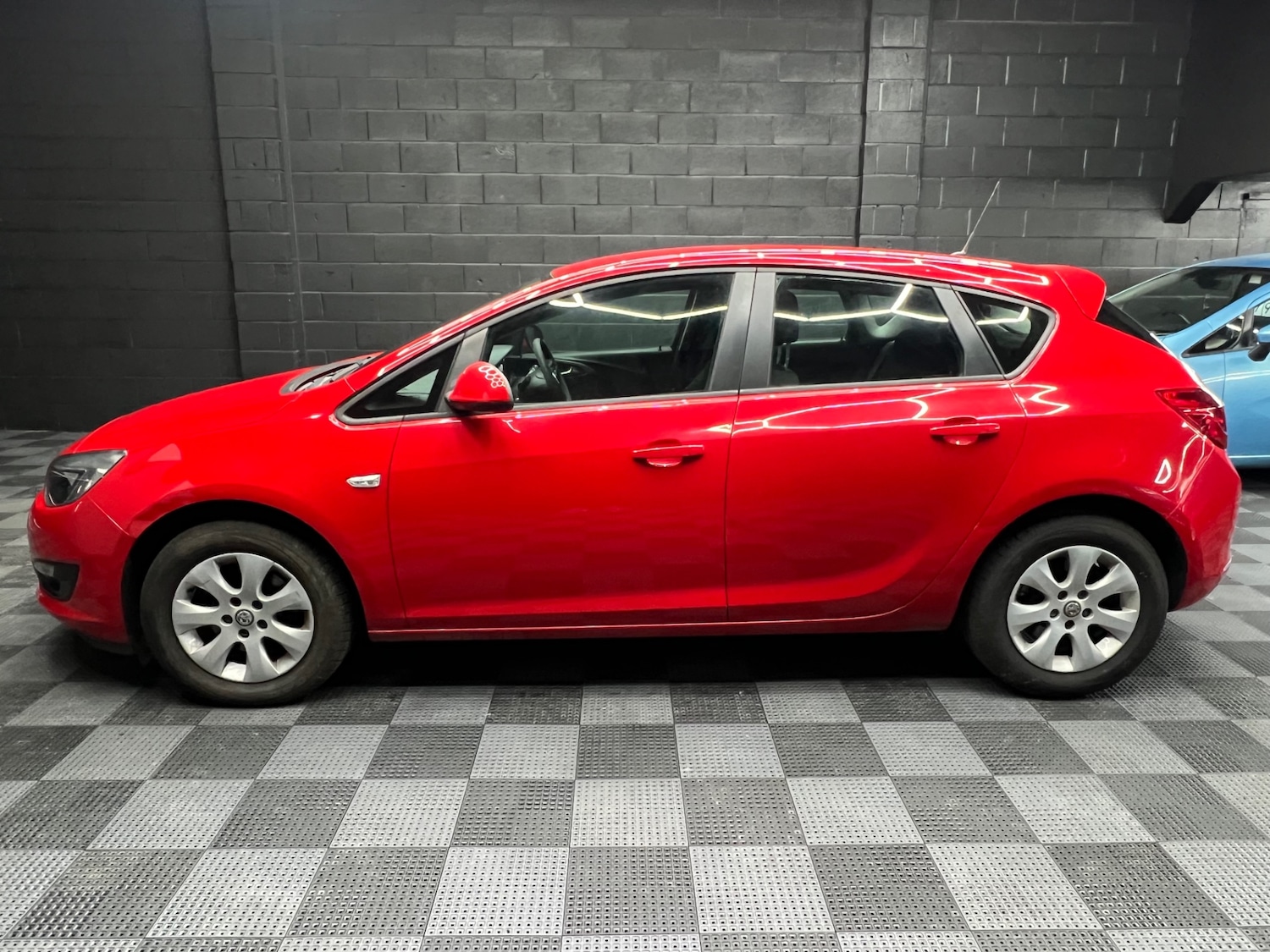 Used Vauxhall Astra 2015 for sale - 76625381: Photo 6