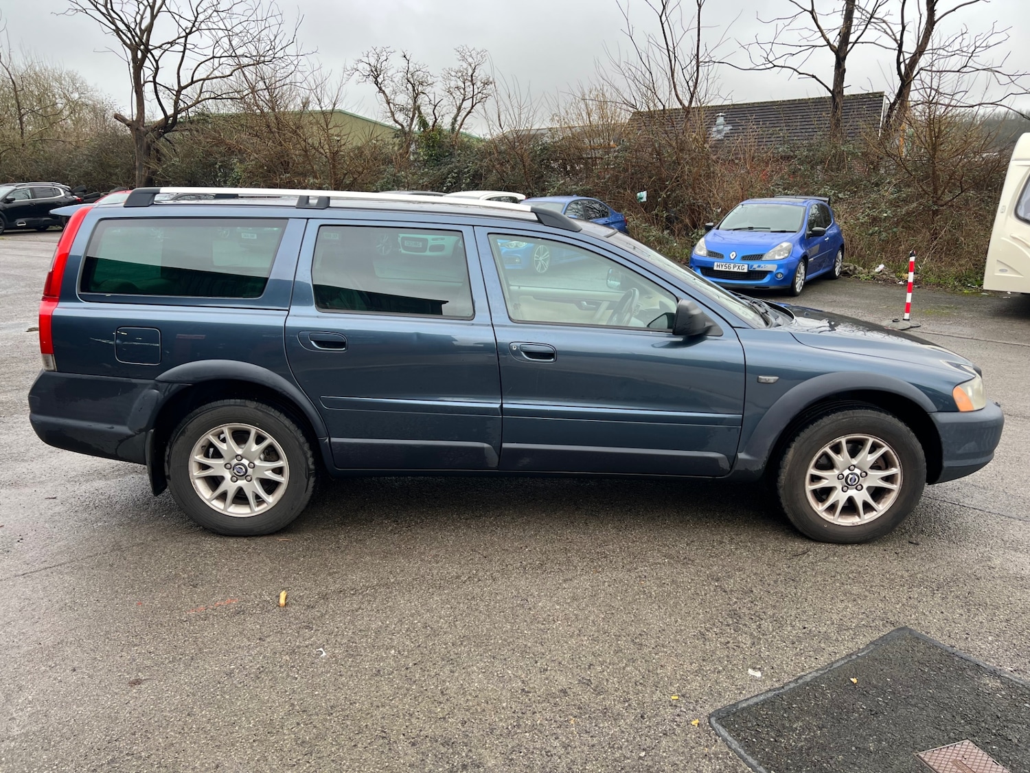 Used Volvo XC70 2005 for sale - 77635445: Photo 2