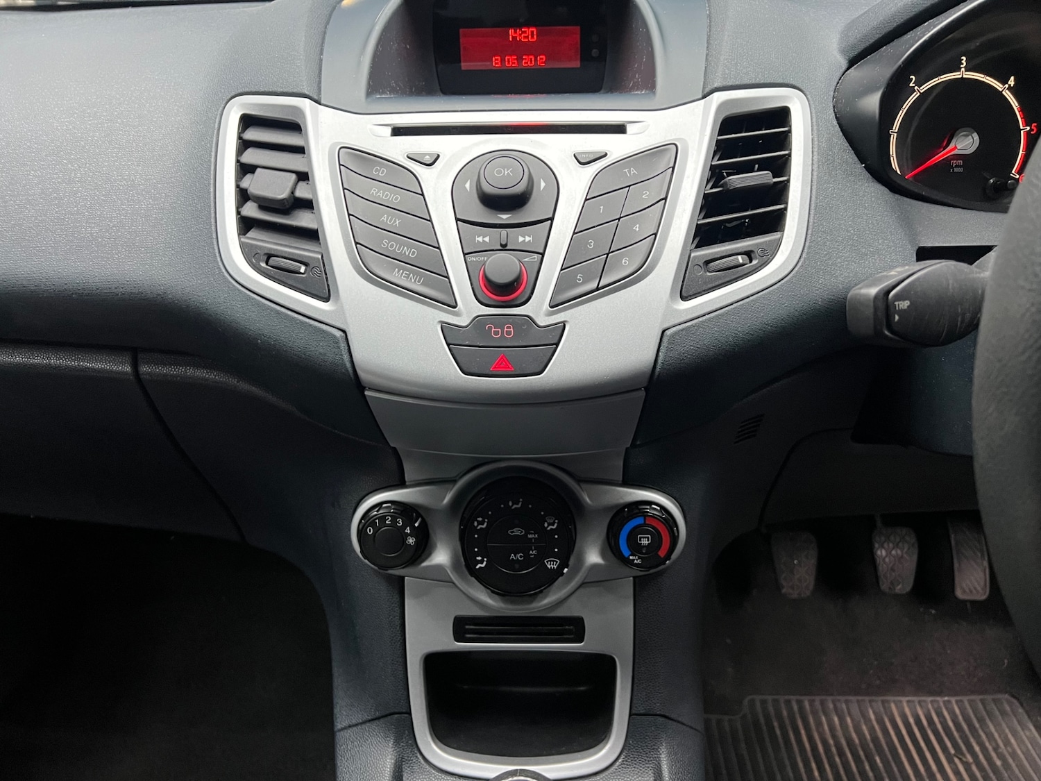 Used Ford Fiesta 2012 for sale - 76957256: Photo 11