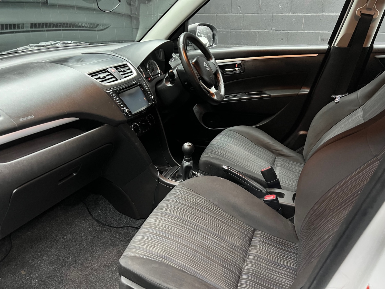 Used Suzuki Swift 2015 for sale - 77271111: Photo 10