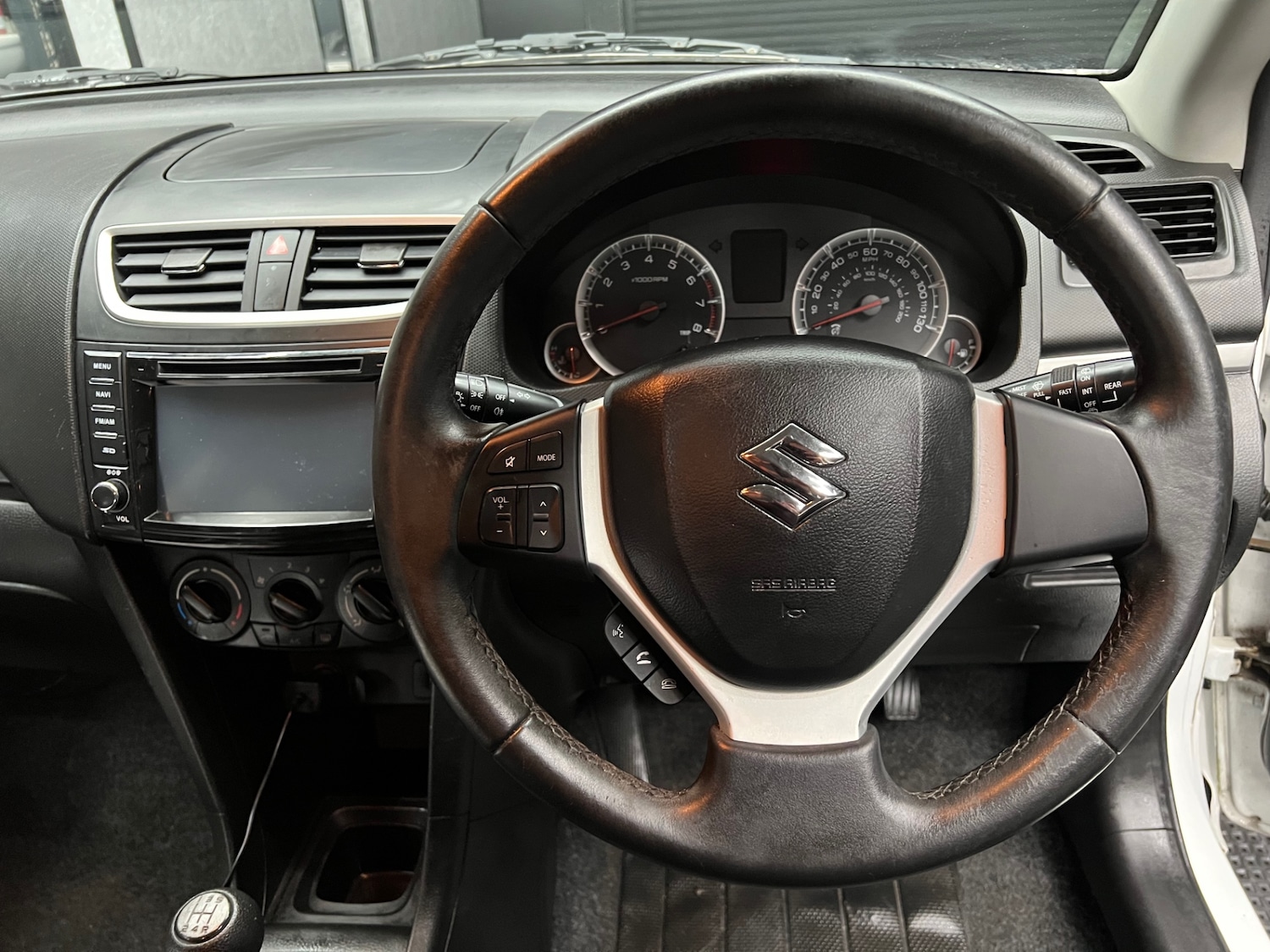 Used Suzuki Swift 2015 for sale - 77271111: Photo 12