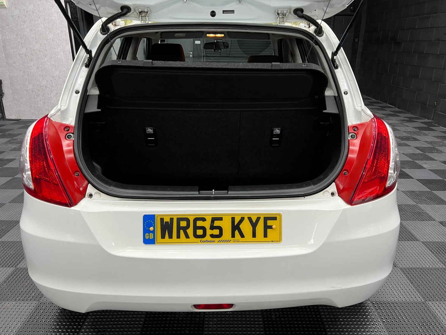 Used Suzuki Swift 2015 for sale - 77271111: Photo 16