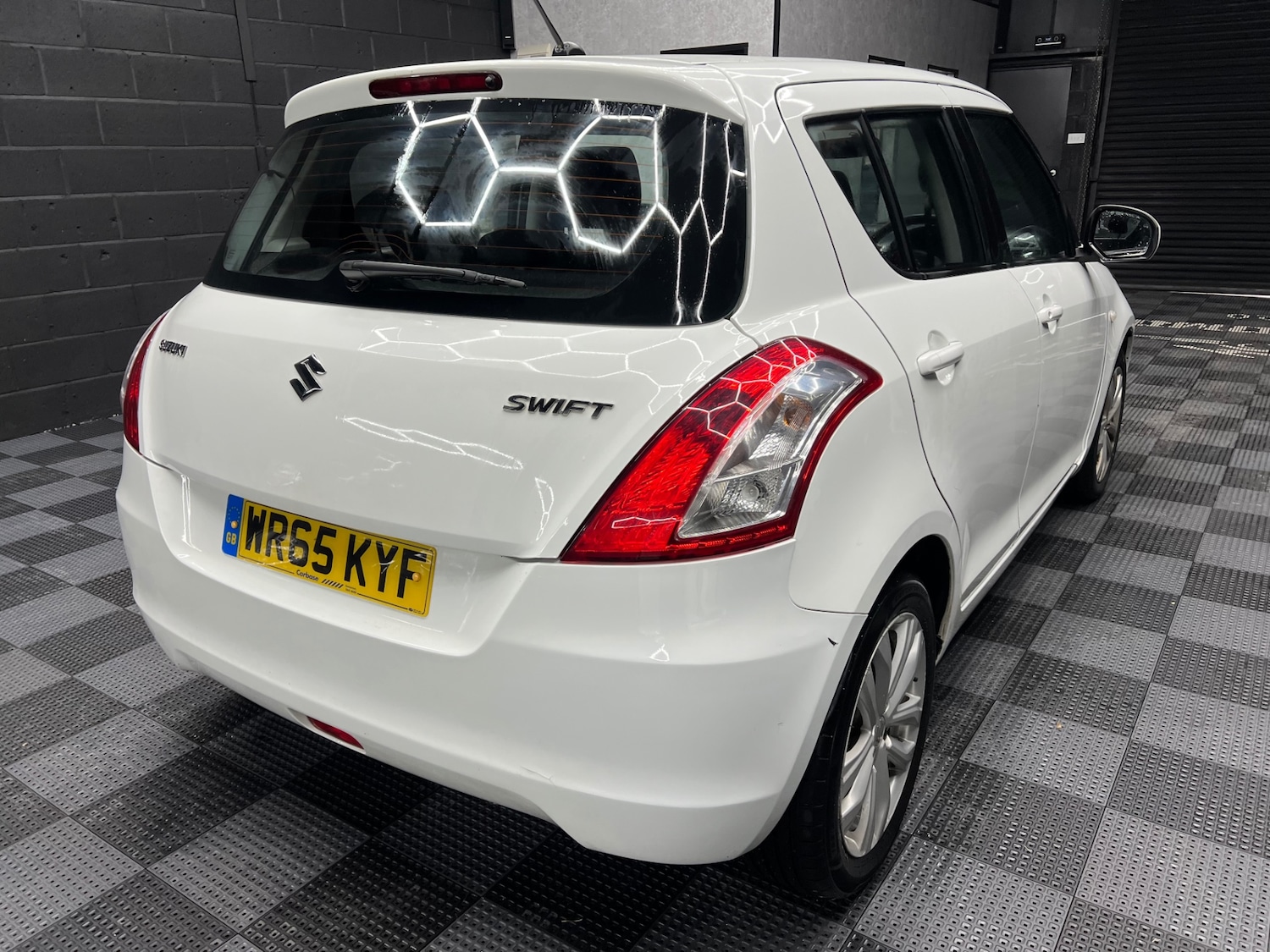 Used Suzuki Swift 2015 for sale - 77271111: Photo 3