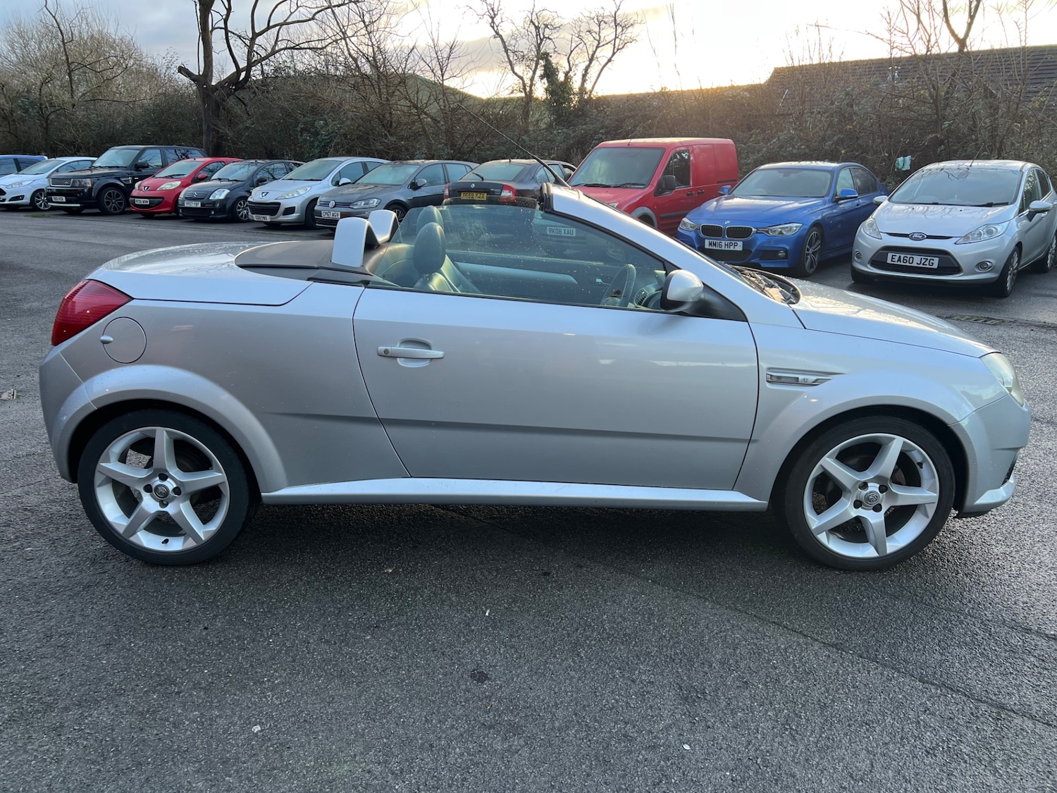 Used Vauxhall Tigra 2007 for sale - 77022985: Photo 2