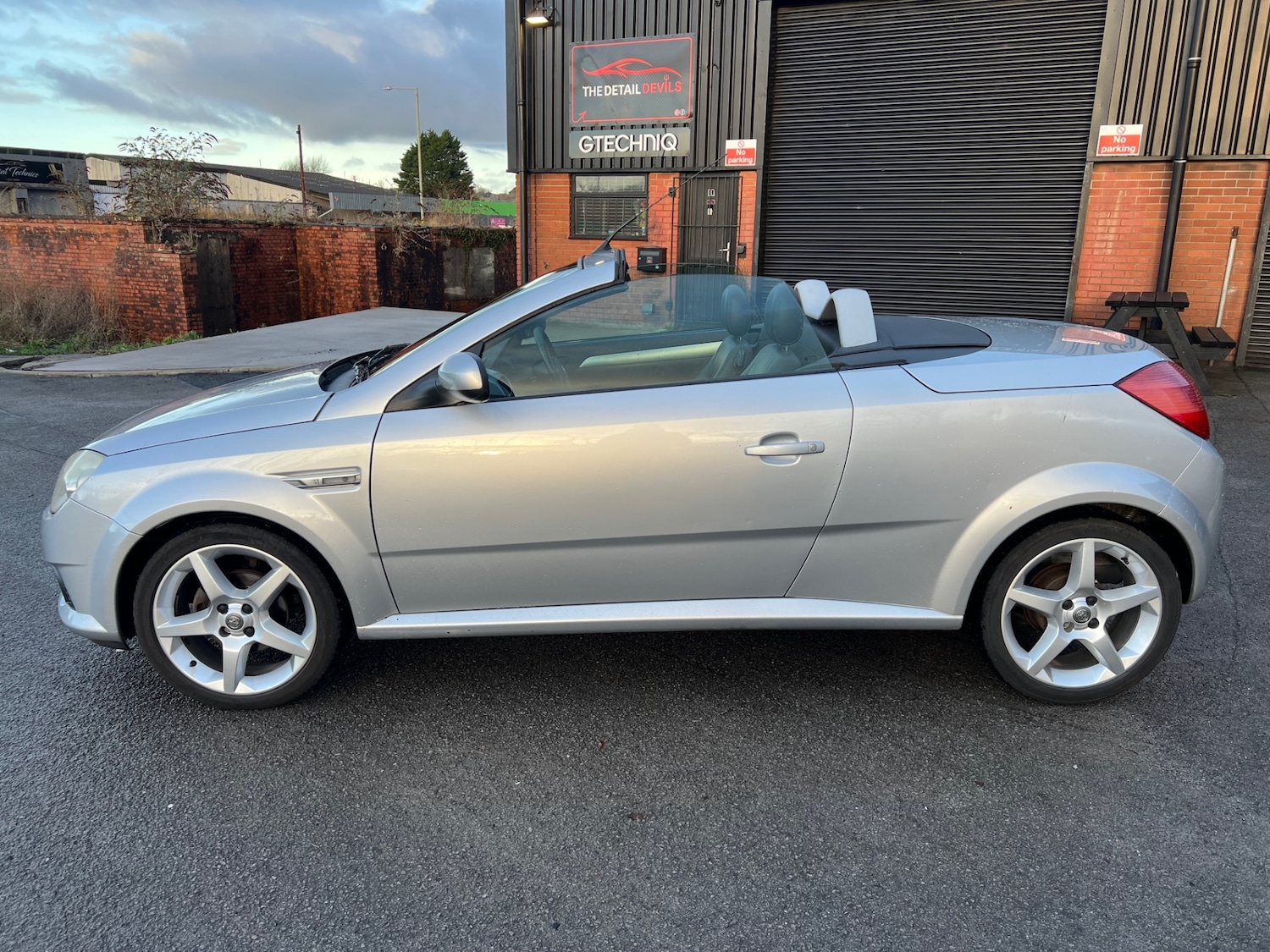 Used Vauxhall Tigra 2007 for sale - 77022985: Photo 8