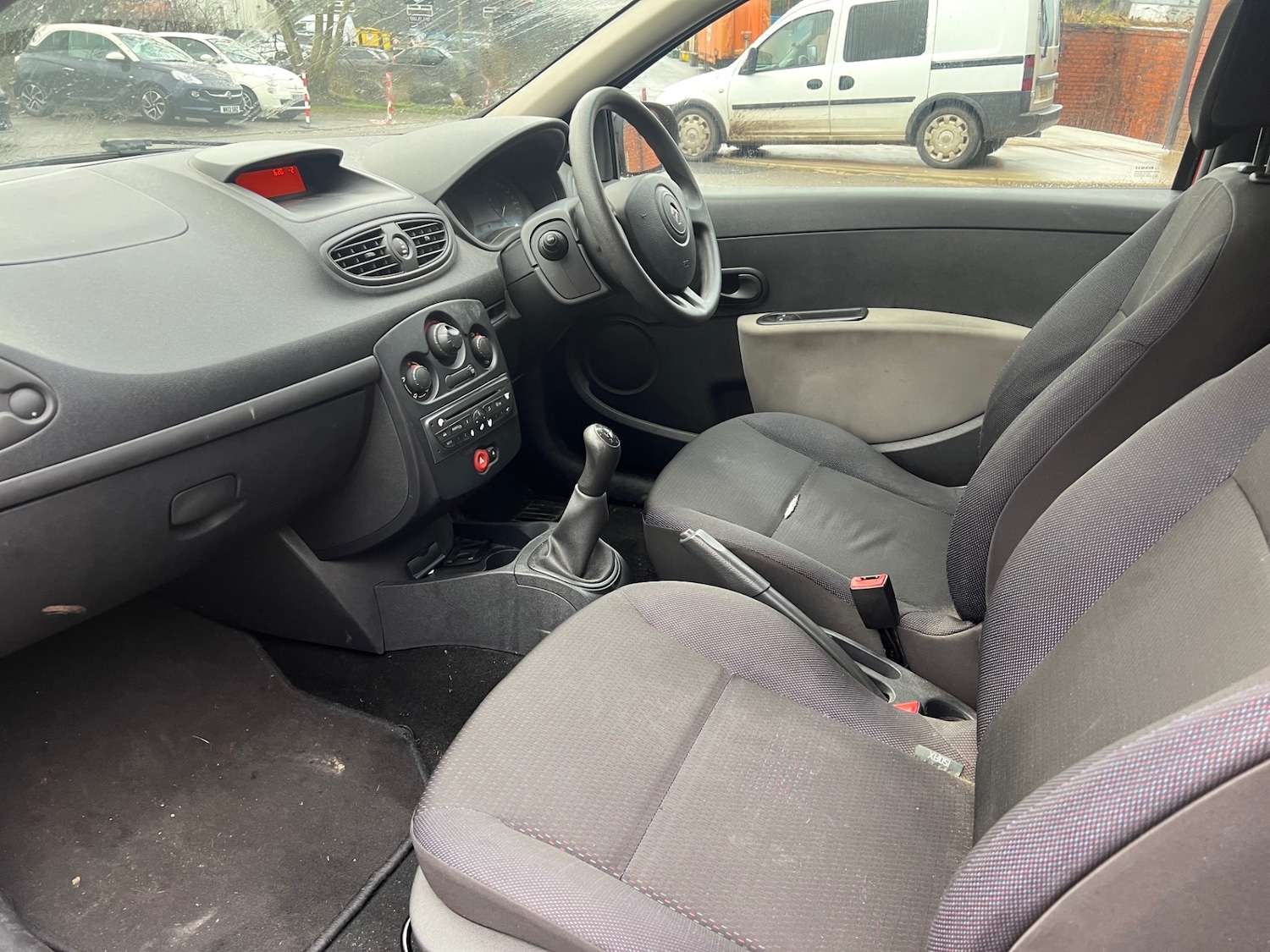 Used Renault Clio 2009 for sale - 77241098: Photo 10