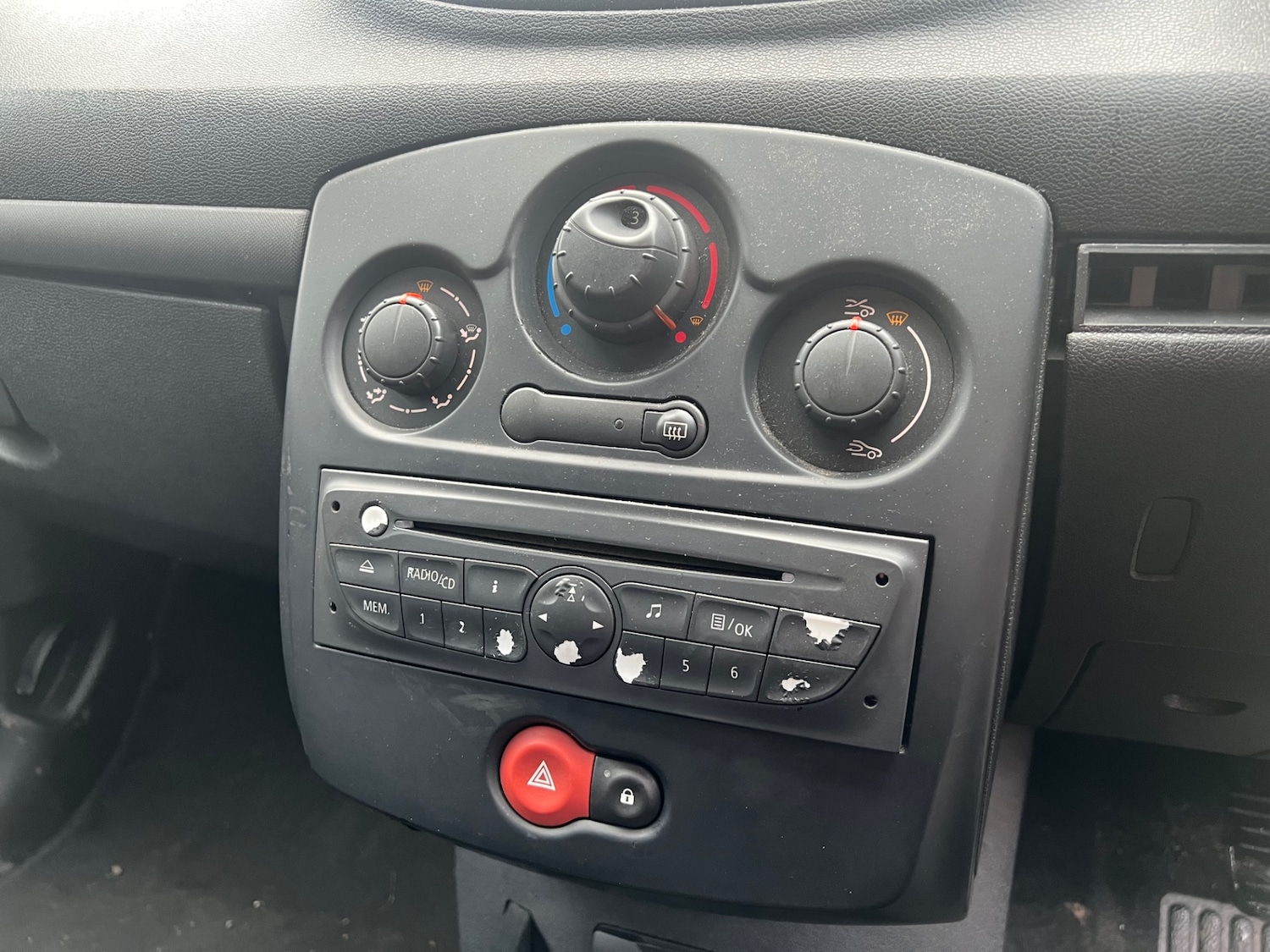 Used Renault Clio 2009 for sale - 77241098: Photo 13