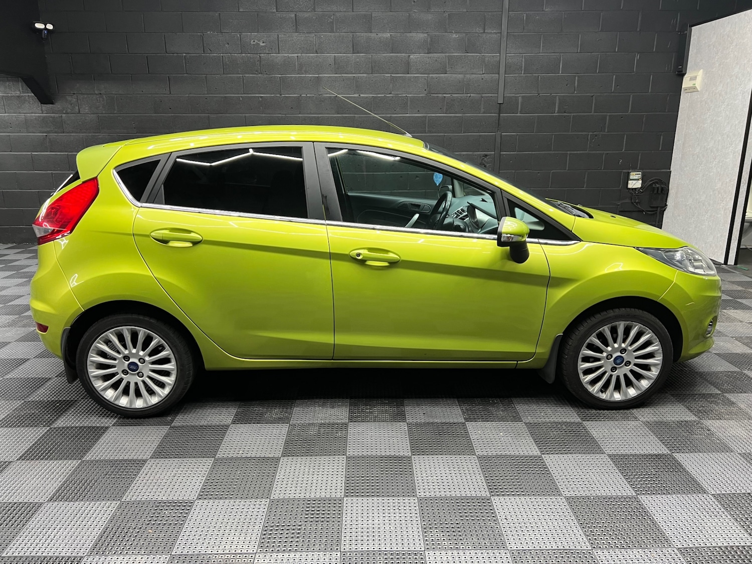 Used Ford Fiesta 2011 for sale - 77662157: Photo 2