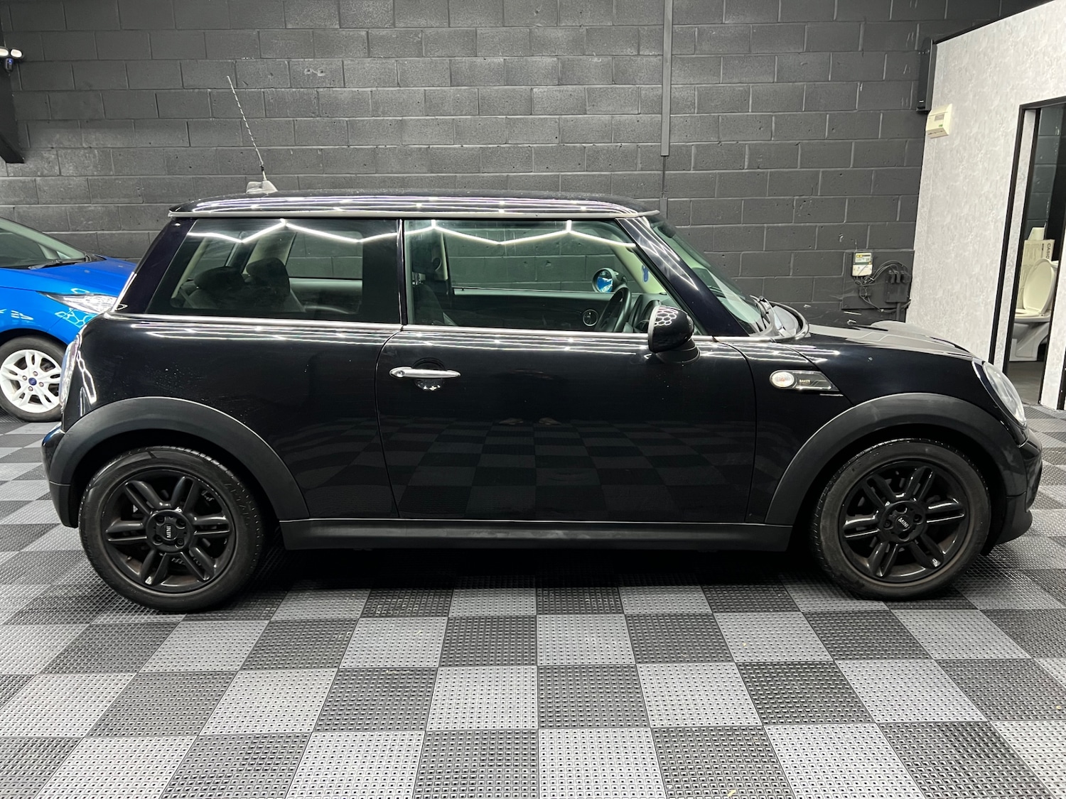 Used MINI Hatch 2013 for sale - 76720182: Photo 2