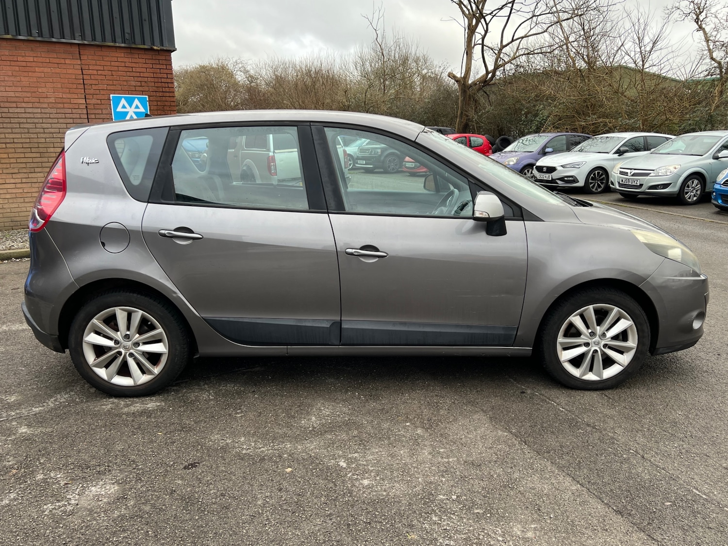 Used Renault Scenic 2011 for sale - 77364032: Photo 2