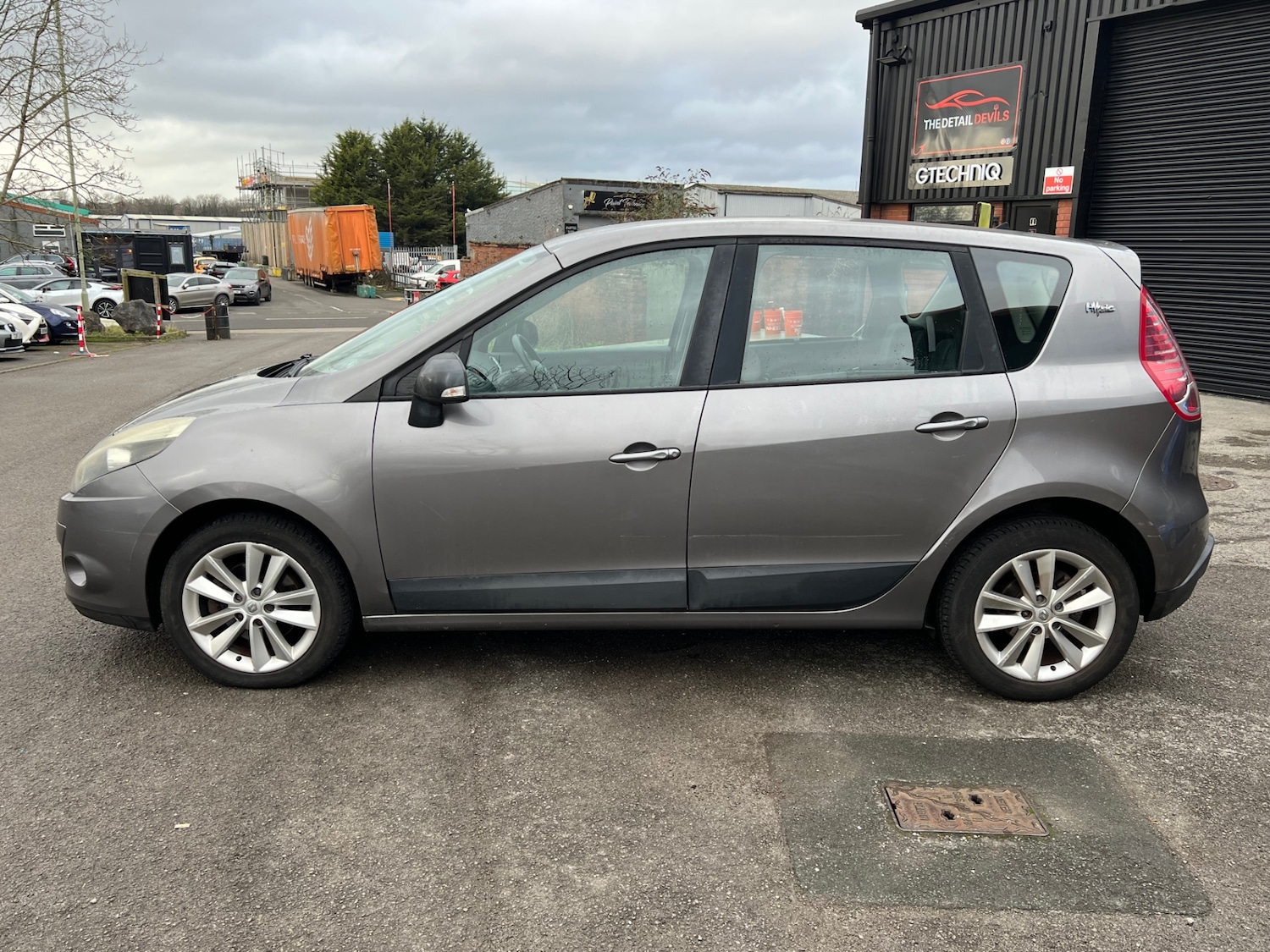 Used Renault Scenic 2011 for sale - 77364032: Photo 6