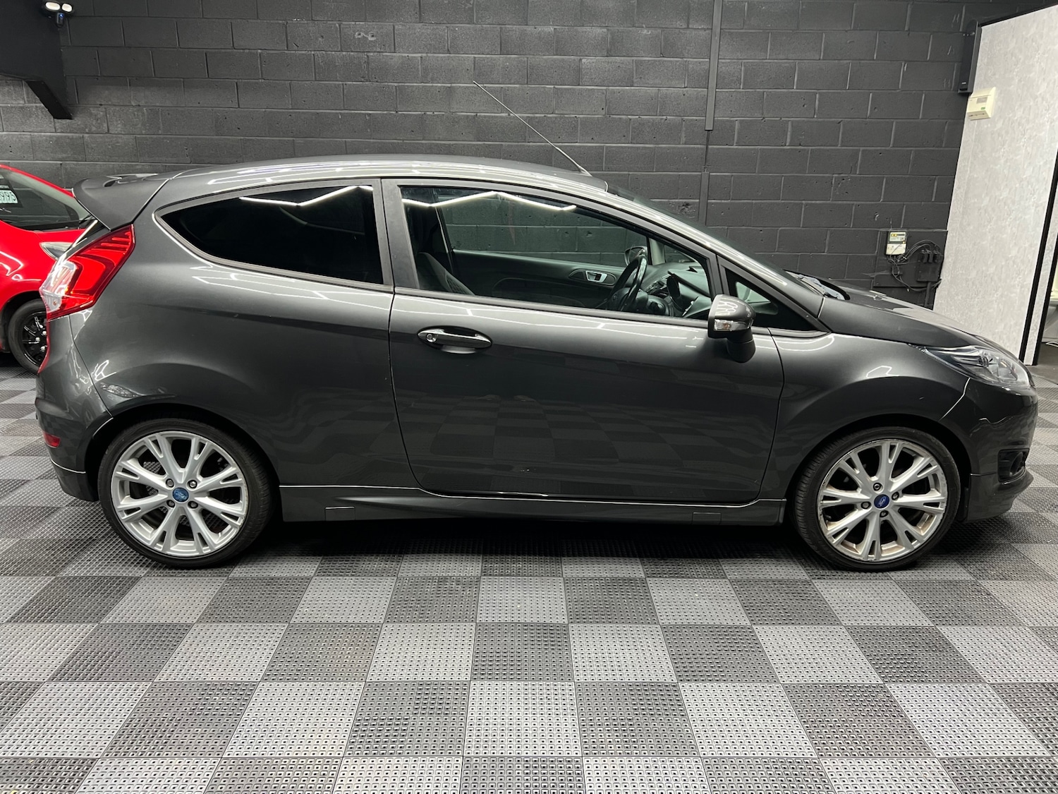 Used Ford Fiesta 2016 for sale - 77998692: Photo 2