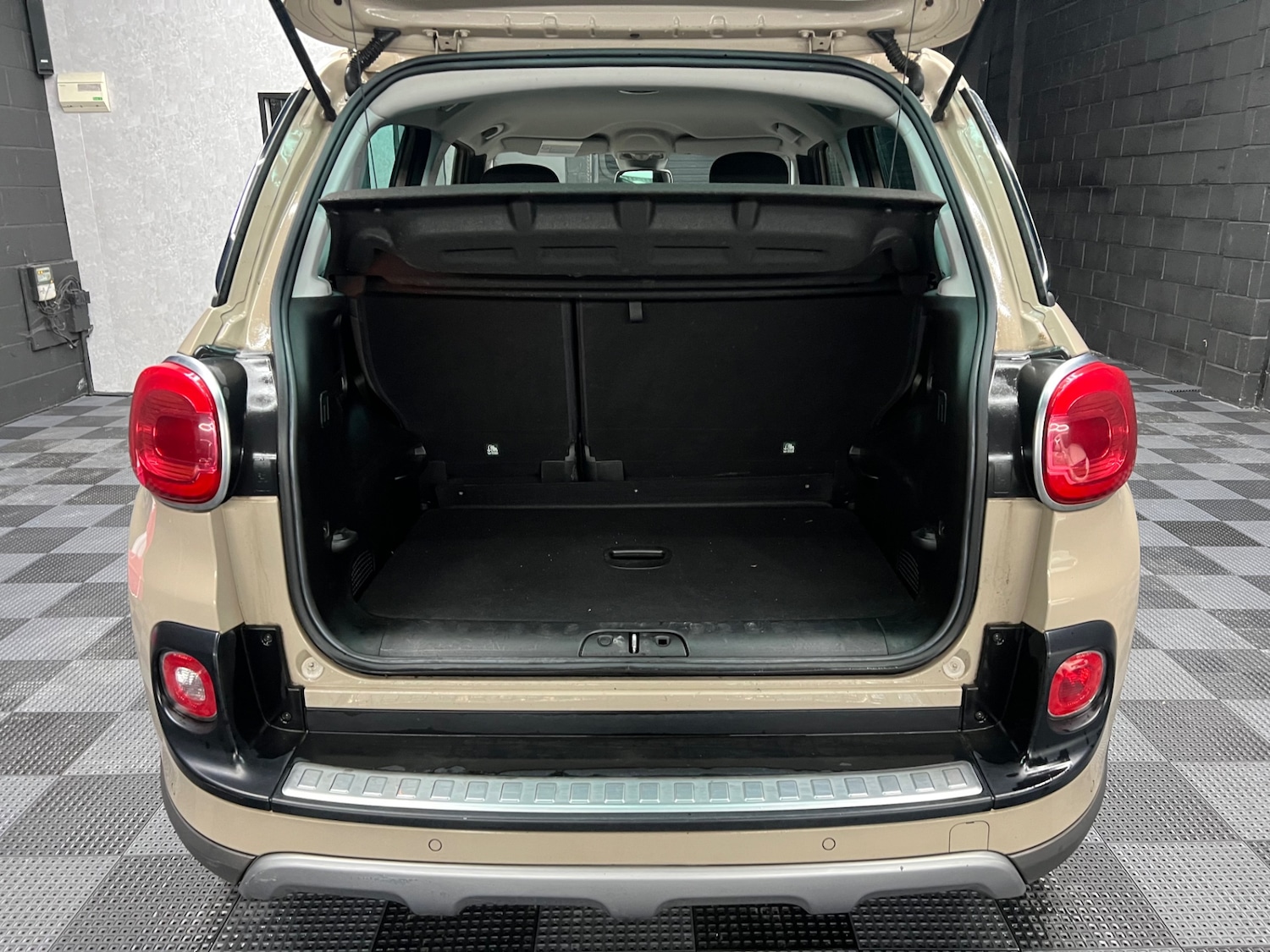 Used Fiat 500L 2014 for sale - 77149500: Photo 15