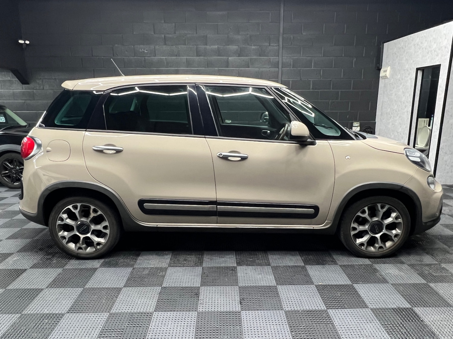 Used Fiat 500L 2014 for sale - 77149500: Photo 2