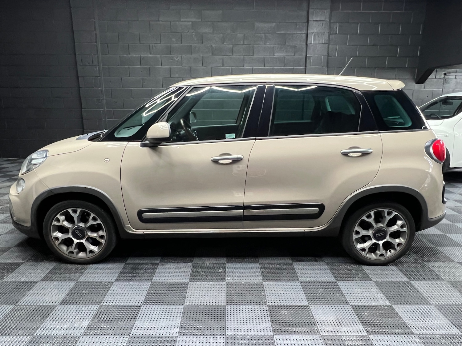 Used Fiat 500L 2014 for sale - 77149500: Photo 6