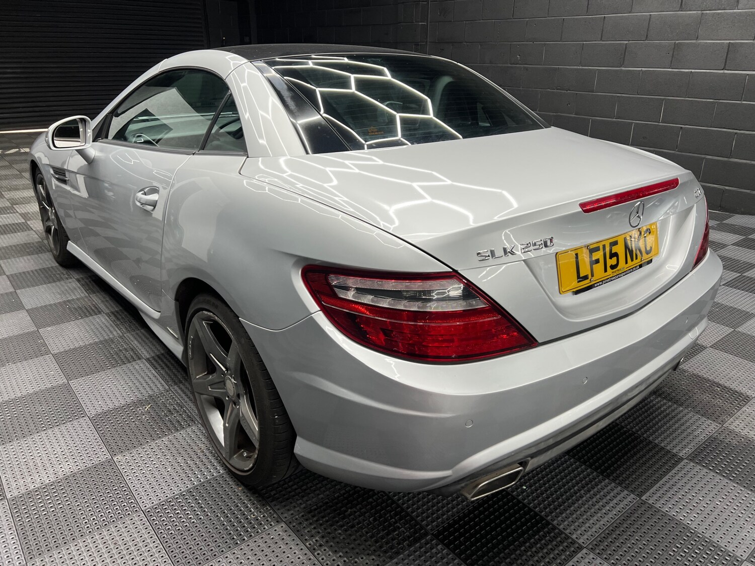 Used Mercedes-Benz SLK 2015 for sale - 78090628: Photo 6