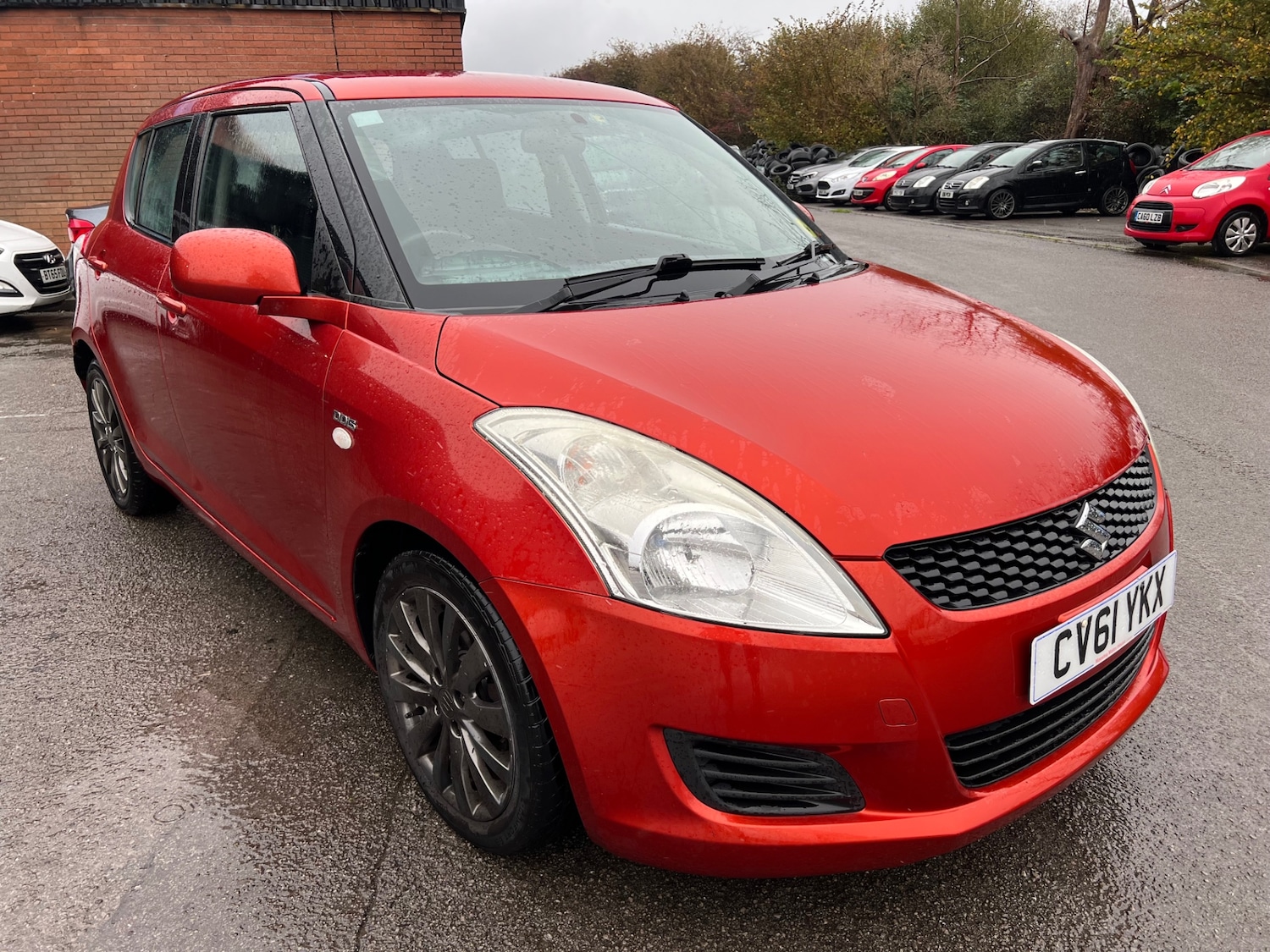 Used Suzuki Swift 2011 for sale - 76352717: Photo 1