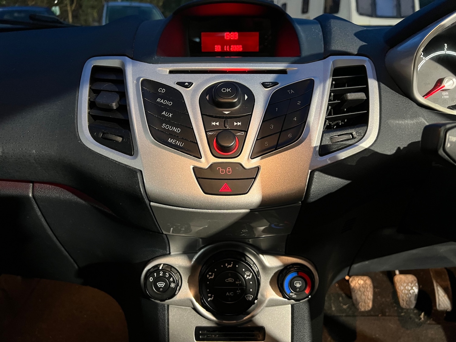 Used Ford Fiesta 2012 for sale - 76758792: Photo 13