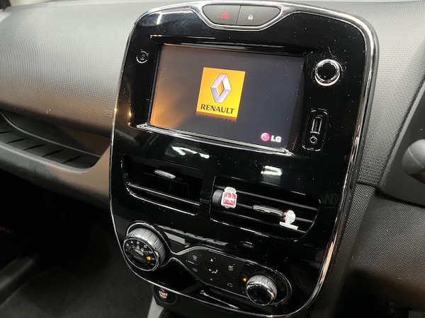 Used Renault Clio 2014 for sale - 76218926: Photo 14