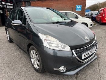 Used Peugeot 208 2013 for sale - 77676202: Photo