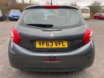 Used Peugeot 208 2013 for sale - 77676202: Photo