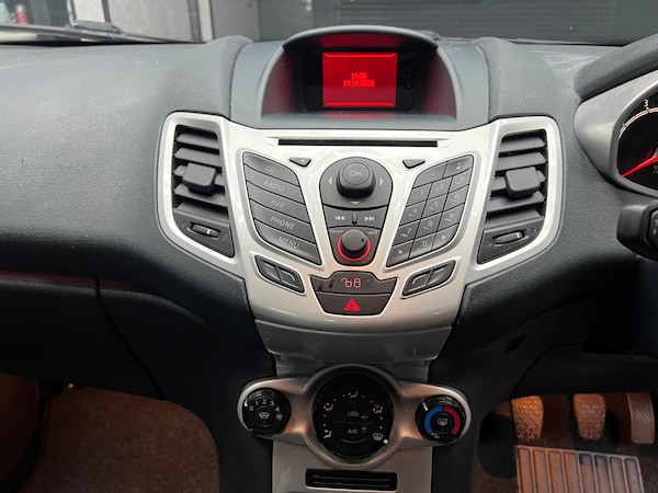 Used Ford Fiesta 2012 for sale - 76243948: Photo 11