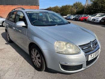 Volkswagen - Golf
