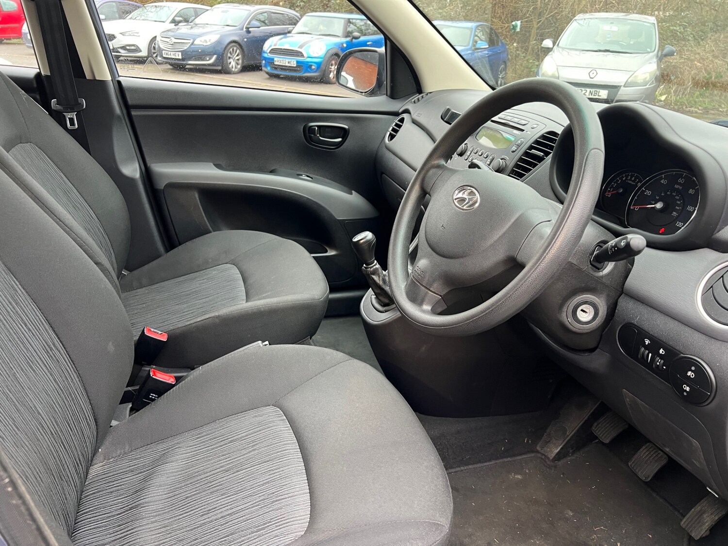 Used Hyundai i10 2014 for sale - 77364805: Photo 9