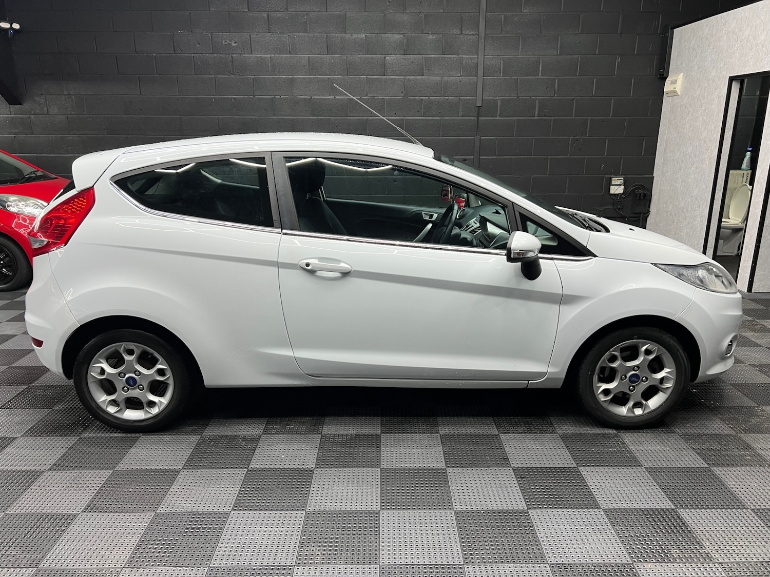 Used Ford Fiesta 2011 for sale - 78120900: Photo 2