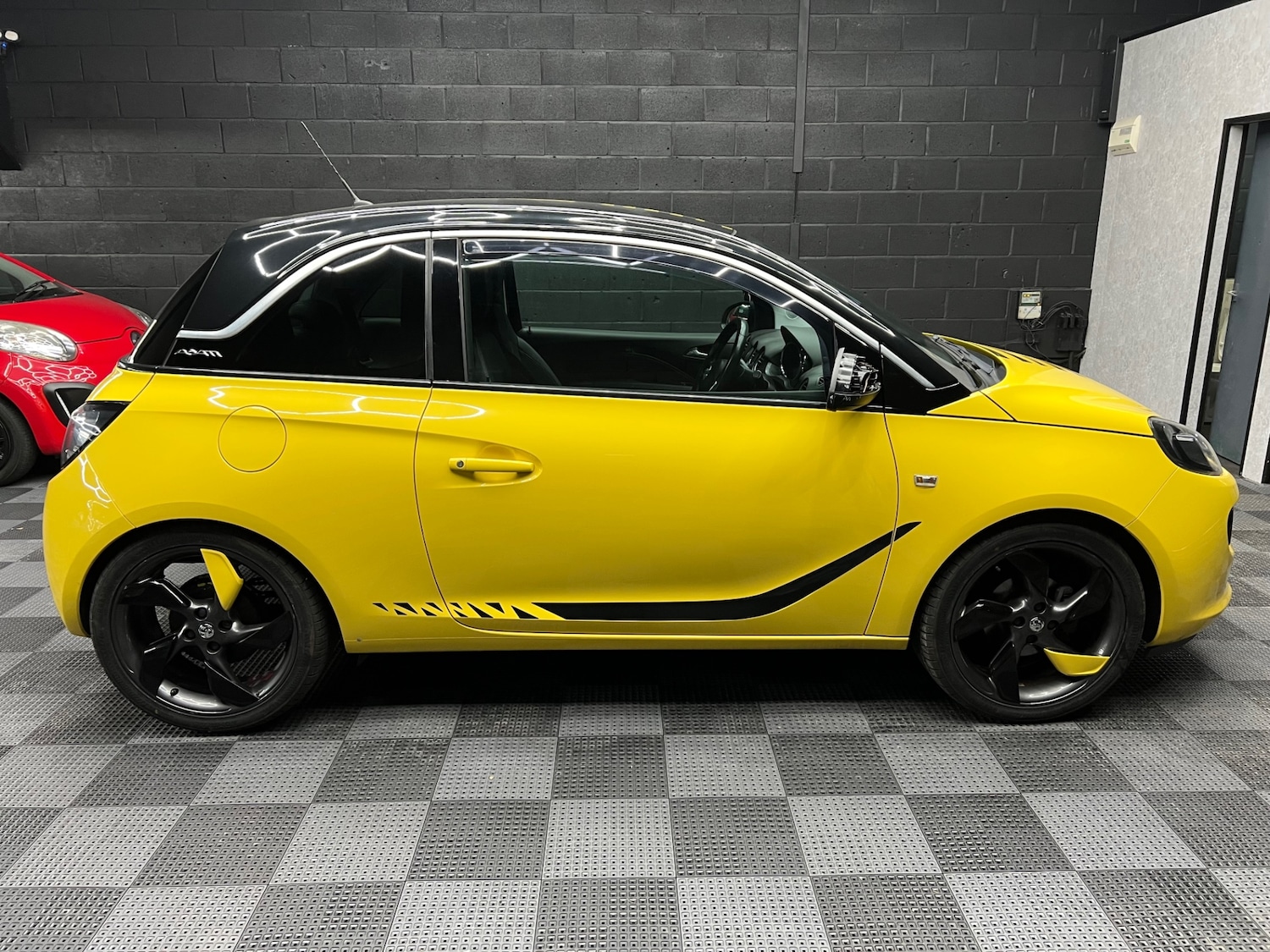 Used Vauxhall ADAM 2014 for sale - 78092852: Photo 2