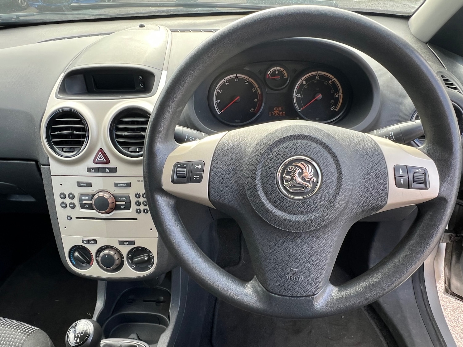 Used Vauxhall Corsa 2010 for sale - 76382724: Photo 12