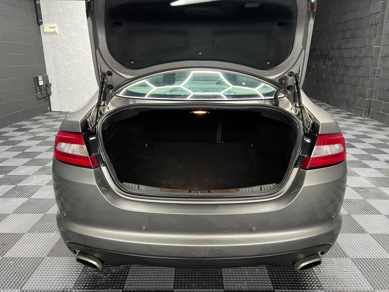 Used Jaguar XF 2011 for sale - 77592426: Photo 16