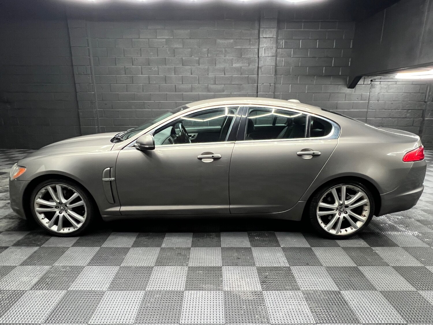 Used Jaguar XF 2011 for sale - 77592426: Photo 6
