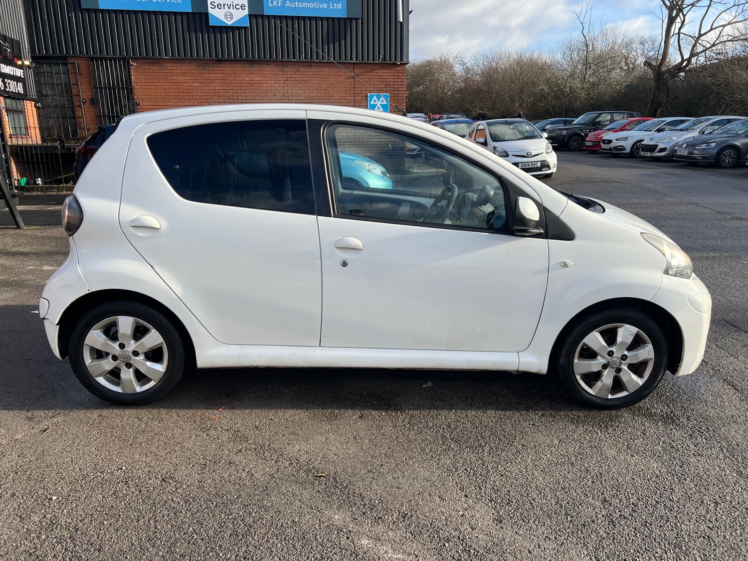 Used Toyota AYGO 2012 for sale - 77125095: Photo 2
