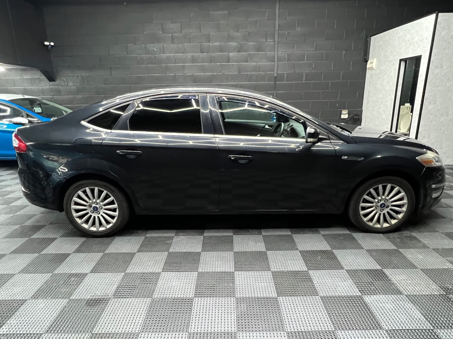 Used Ford Mondeo 2012 for sale - 76589766: Photo 2