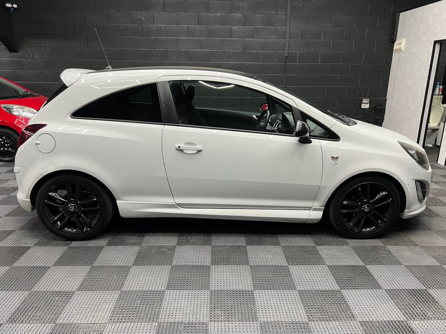 Used Vauxhall Corsa 2013 for sale - 78165588: Photo 2