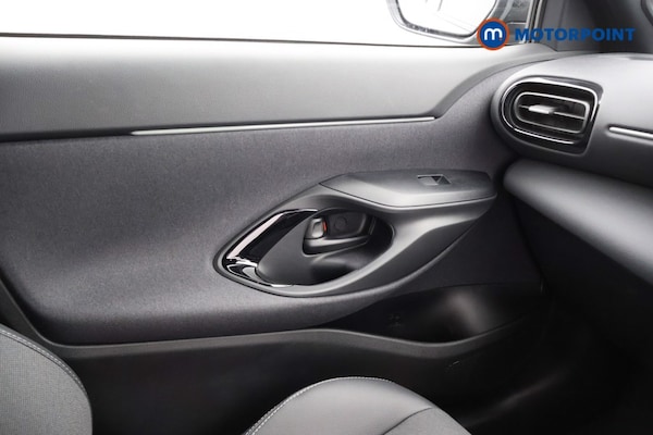 Used Toyota Yaris Cross 2024 for sale - 76218038: Photo 14