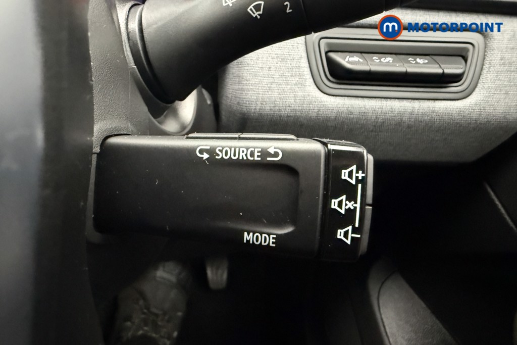 Used Renault Clio 2024 for sale - 76352733: Photo 29