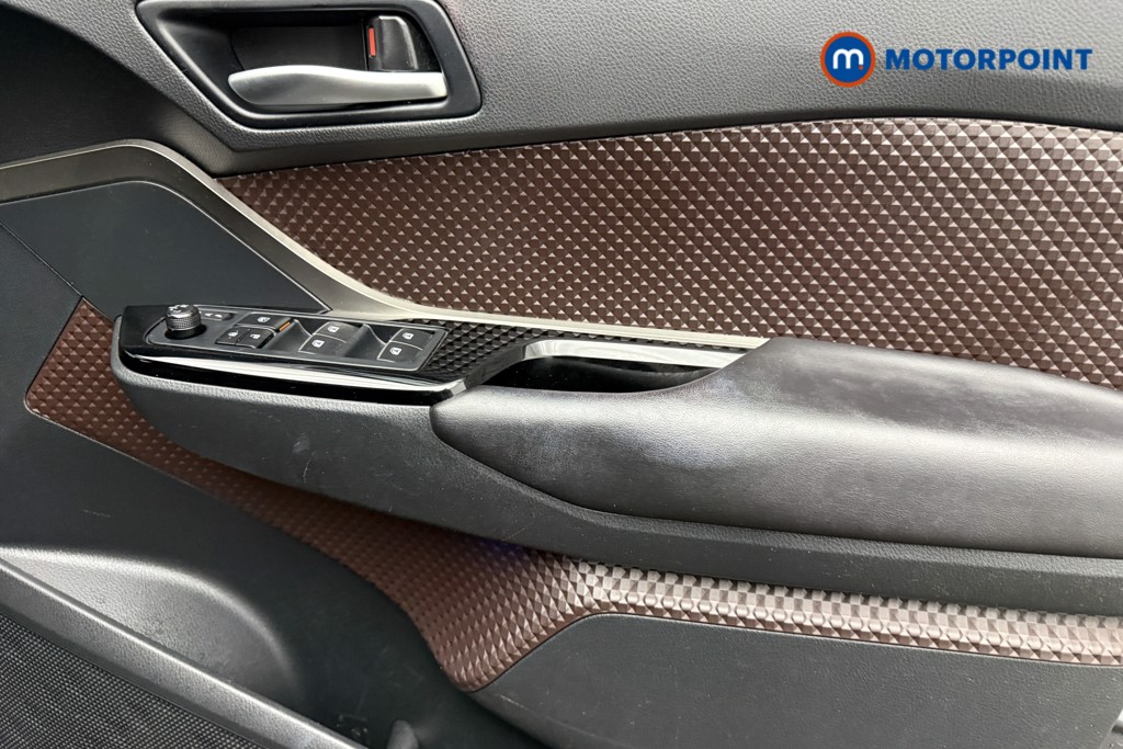 Used Toyota C-HR 2018 for sale - 77286566: Photo 25