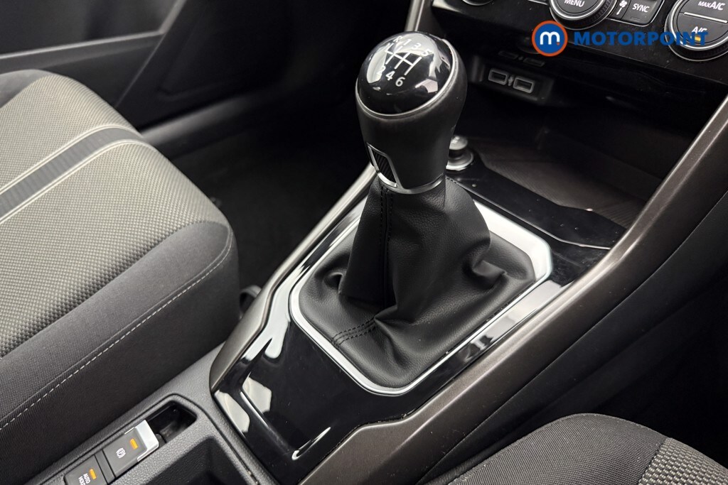 Used Volkswagen T-Roc for sale - 77984490: Photo 26