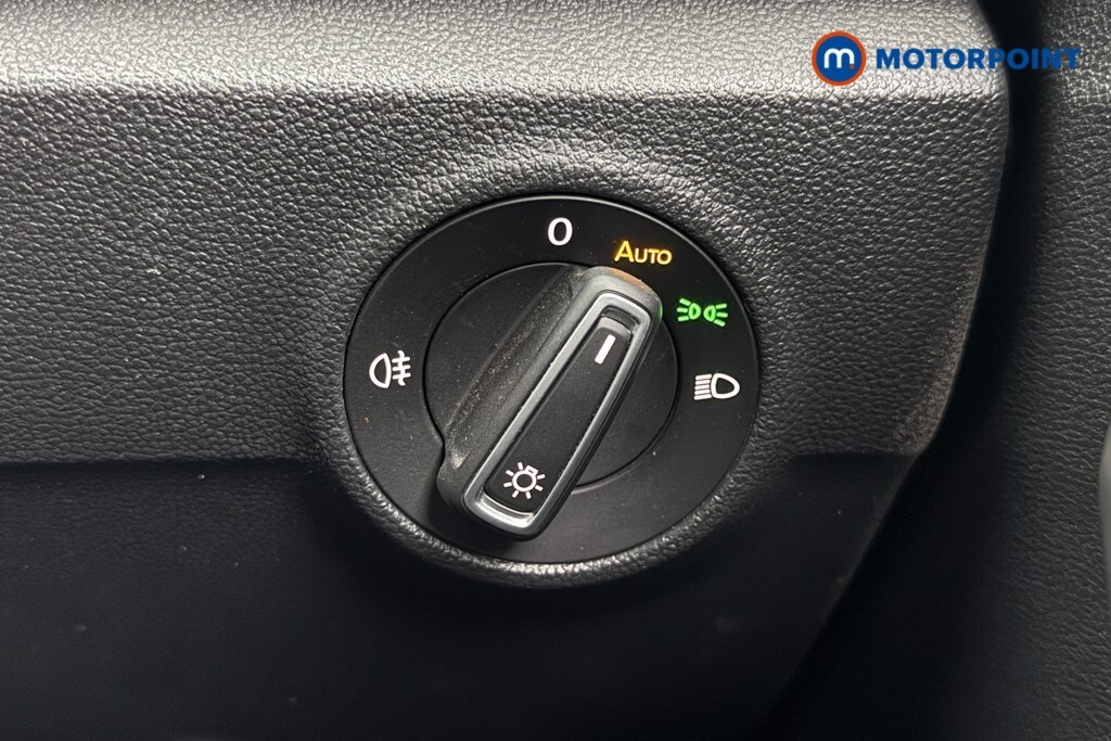 Used Volkswagen T-Roc for sale - 77984490: Photo 29