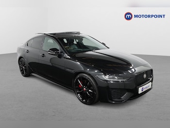 2.0 D200 R-Dynamic Black 4dr Auto