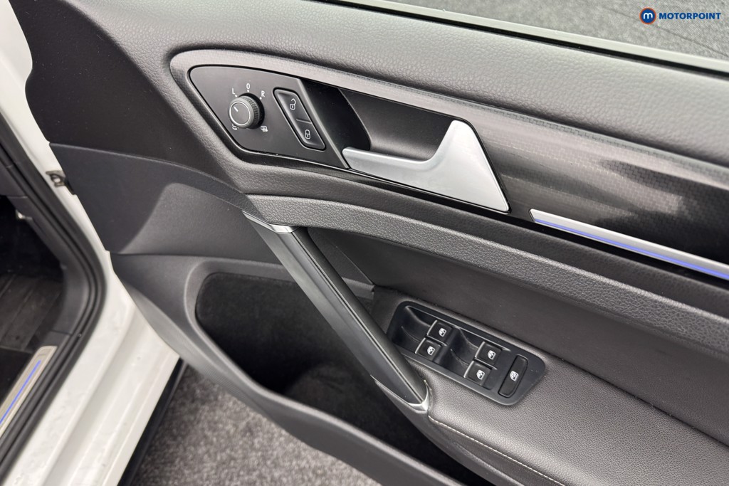 Used Volkswagen Golf 2020 for sale - 76402823: Photo 24