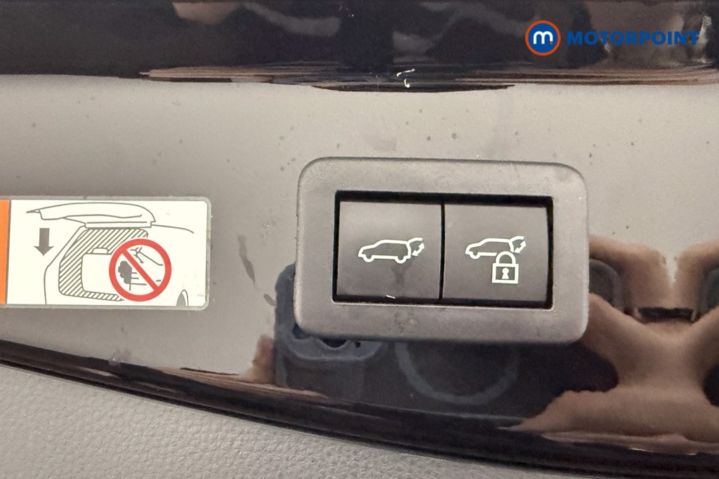 Used Toyota C-HR 2024 for sale - 76402779: Photo 16