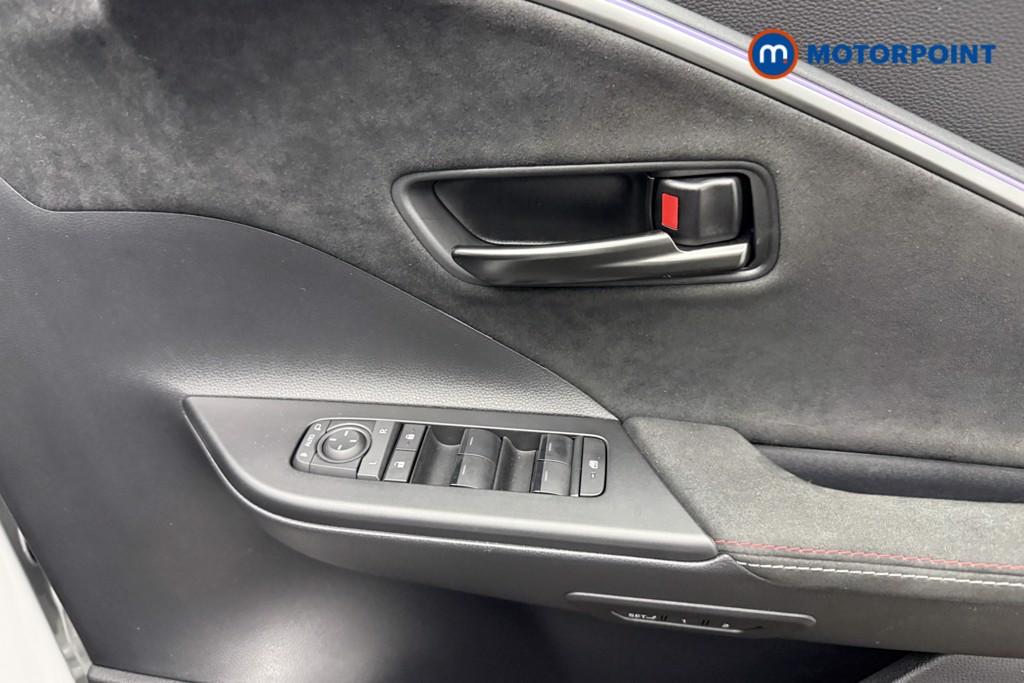 Used Toyota C-HR 2024 for sale - 76402779: Photo 24