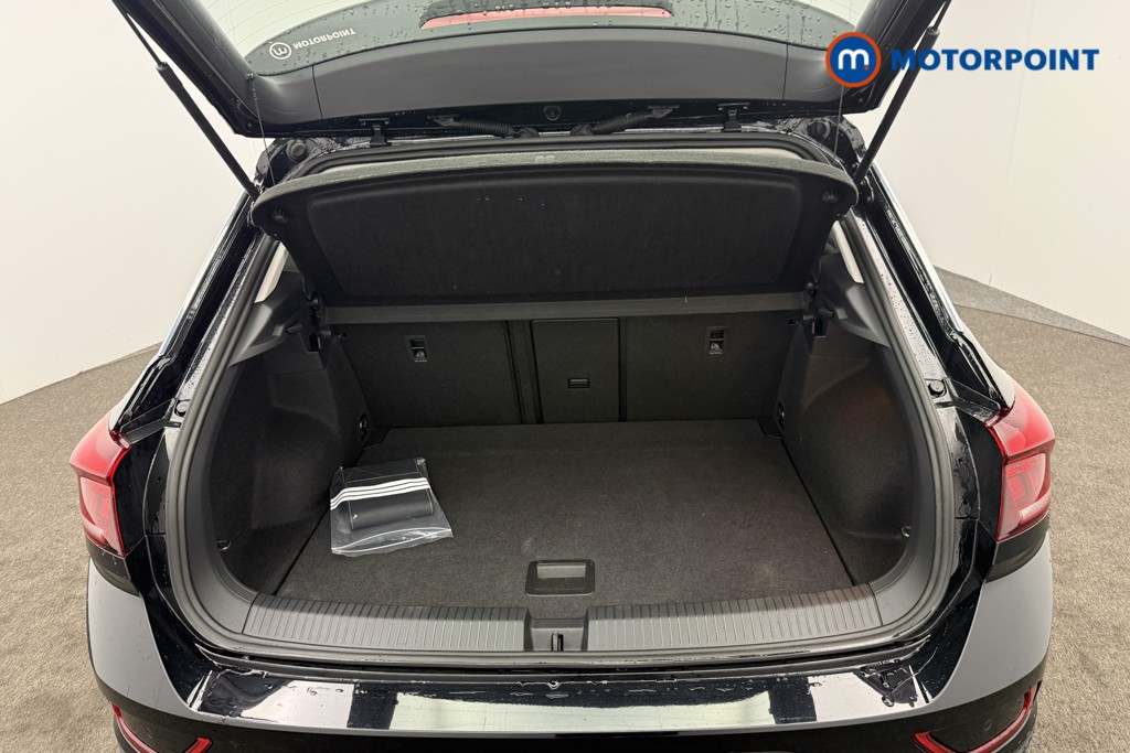 Used Volkswagen T-Roc 2023 for sale - 76146989: Photo 17
