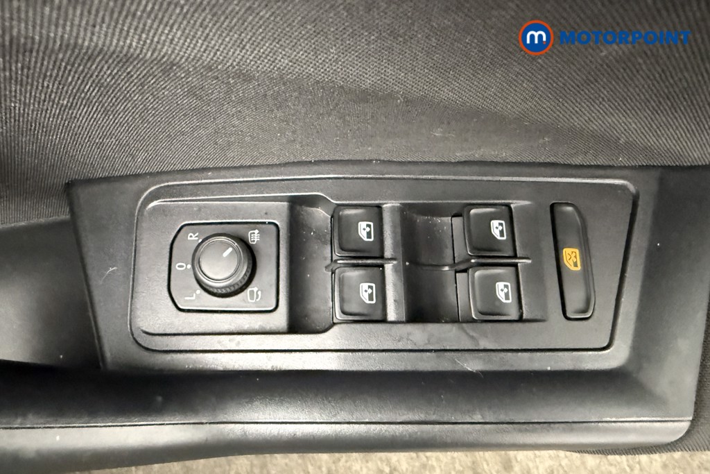 Used Volkswagen T-Roc 2023 for sale - 76146989: Photo 24