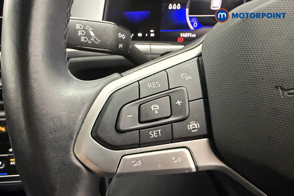 Used Volkswagen T-Roc 2023 for sale - 76146989: Photo 35