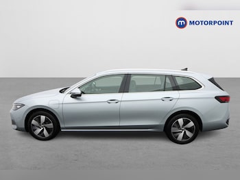 Used Volkswagen Passat 2025 for sale - 77270354: Photo